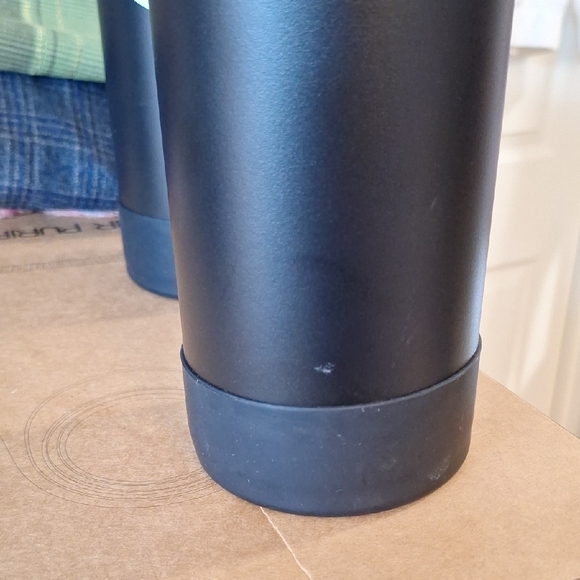 2 ThermoFlask Black Water Bottles - 40 oz - Picture 14 of 16